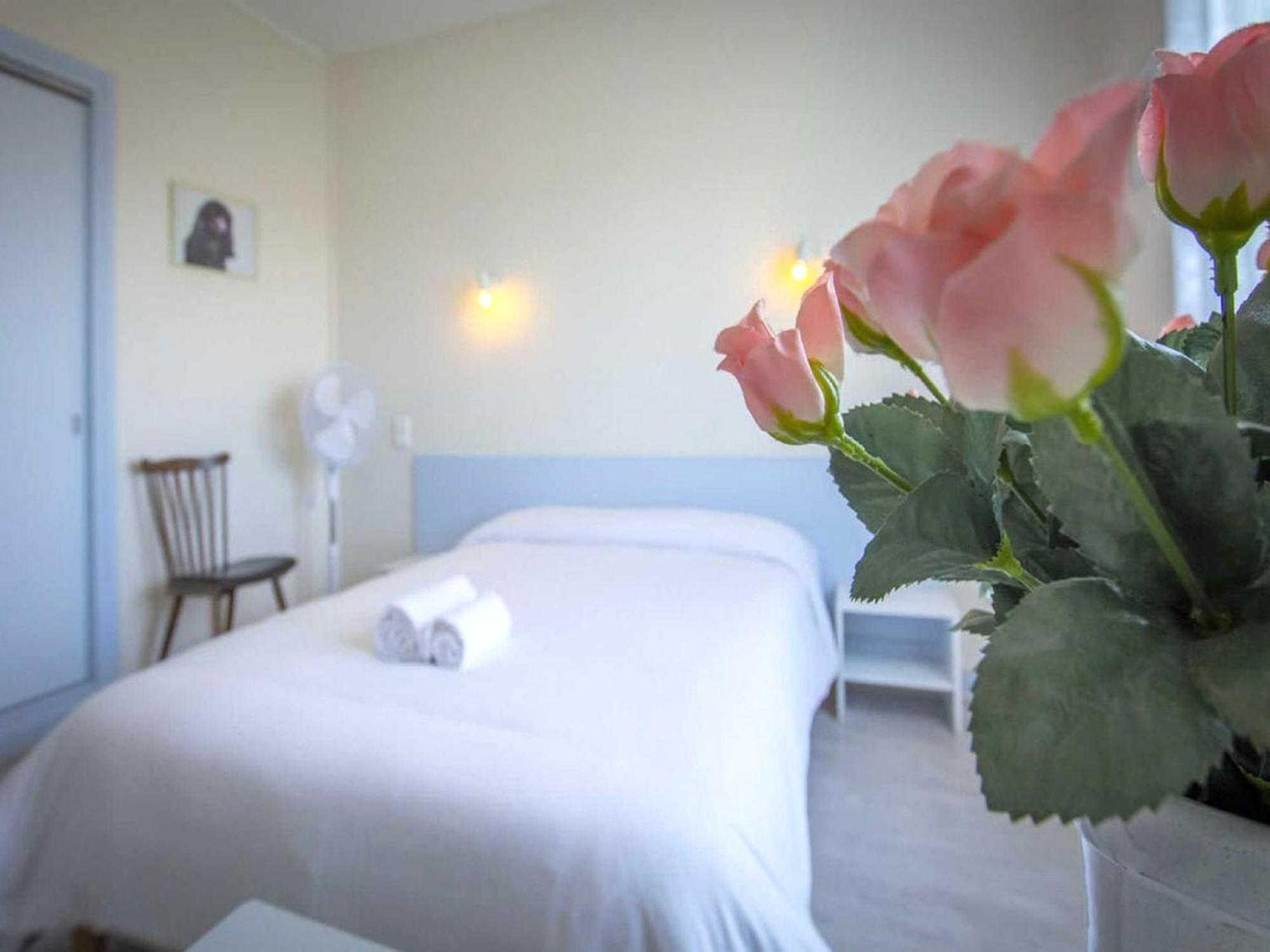 Le Relais De La Route Bleue Otel Saint-Loup  Dış mekan fotoğraf