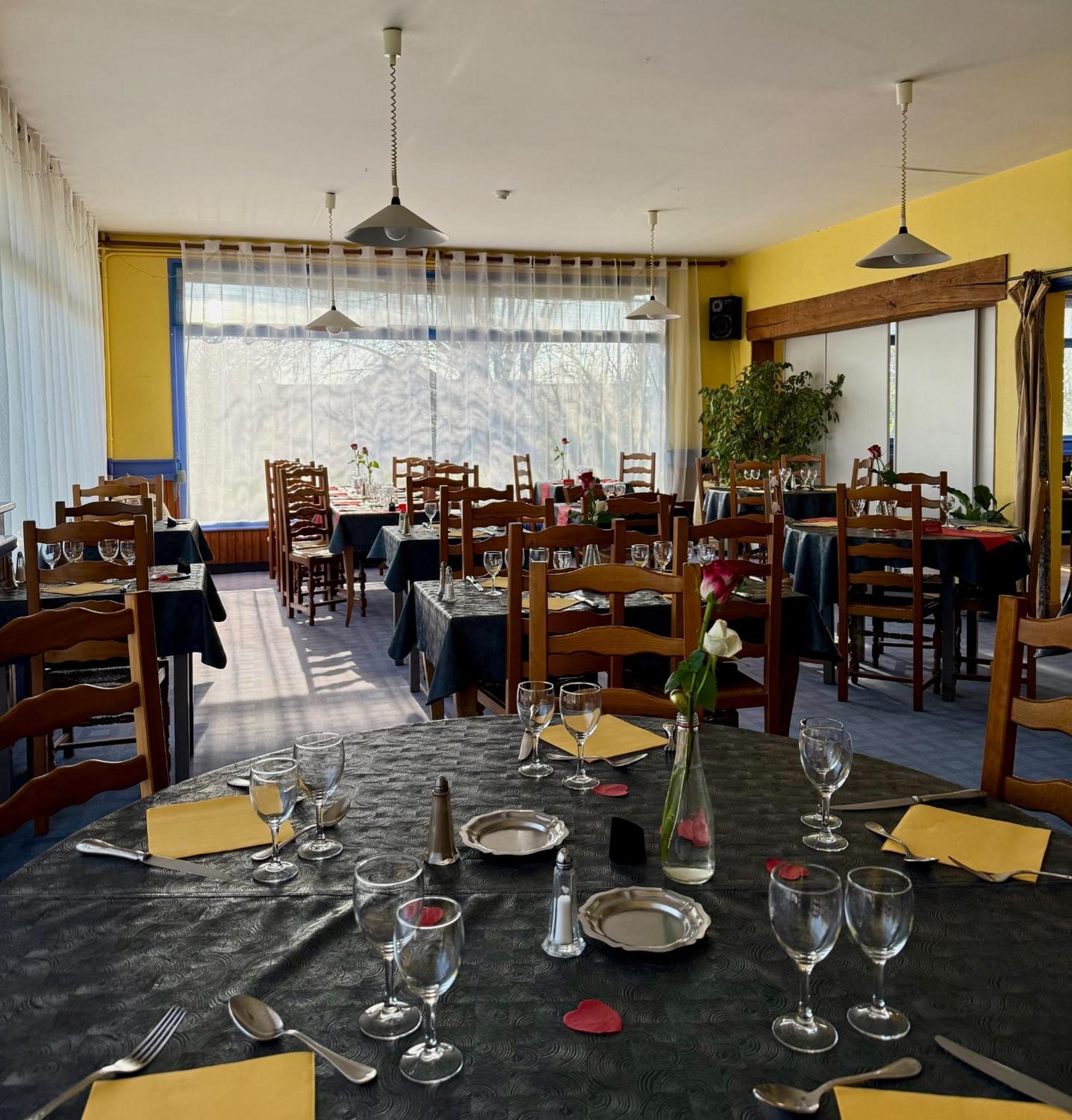 Le Relais De La Route Bleue Otel Saint-Loup  Dış mekan fotoğraf